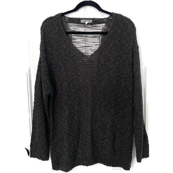 Taylor & Sage Charcoal Color Destructed Open Back Pullover V-neck Sweater; M - Picture 2 of 8